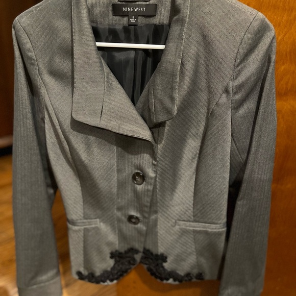 Blazer - Picture 3 of 3